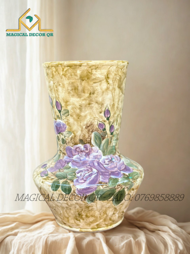 Vuốt tay hoa hồng tím 