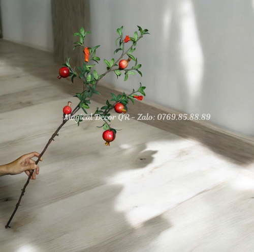 Cành Lựu Thái đỏ