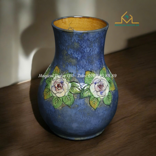 Vuốt tay hoa hồng tím